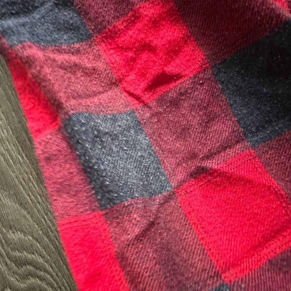American Eagle “Ahh-Mazingly Soft” Red & Black Plaid Flannel – Size M - Picture 9 of 9